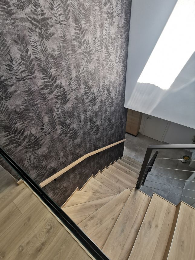 Obrázek - Realisierung einer Treppe mit Tapeten aus der Kollektion Passenger